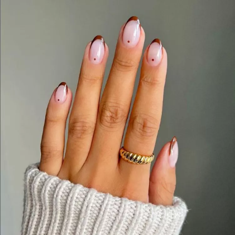 micro french nail designs