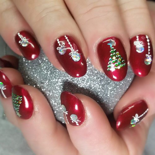 womens-christmas-nails