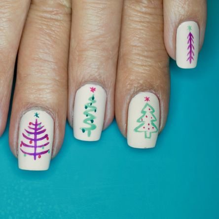 womens-christmas-nails