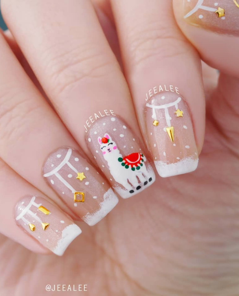 womens-christmas-nails