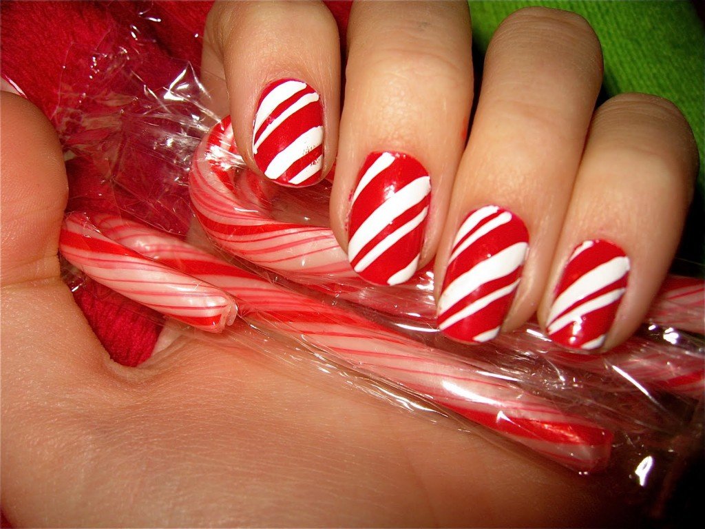 womens-christmas-nails