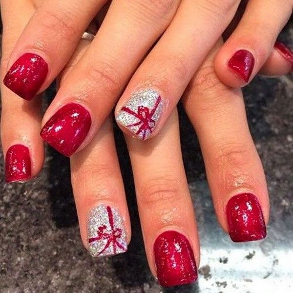 womens-christmas-nails