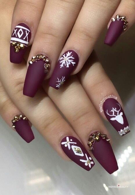 womens-christmas-nails