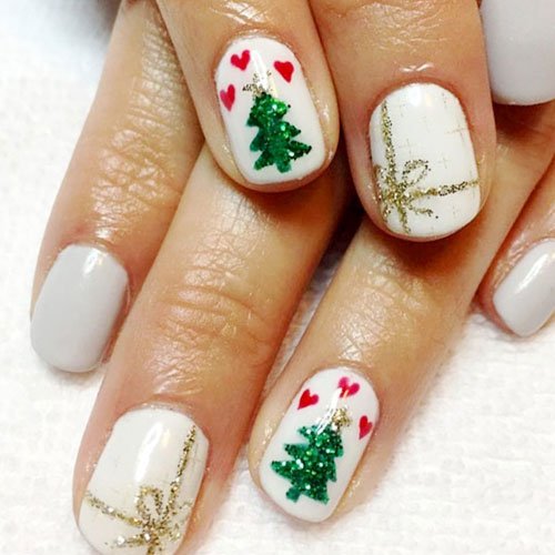 womens-christmas-nails