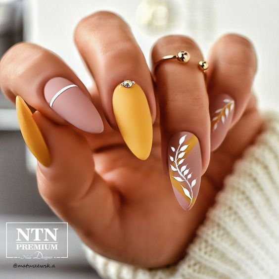 womens-fall-nails1.jpg